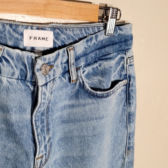 Frame Flared Lightwashed Jeans - Picture 3 of 5